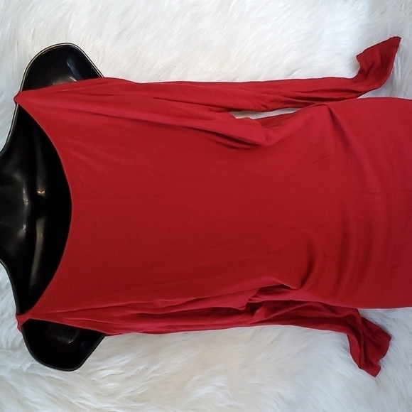 Express Oversized Cold Shoulder Top - Picture 3 of 3